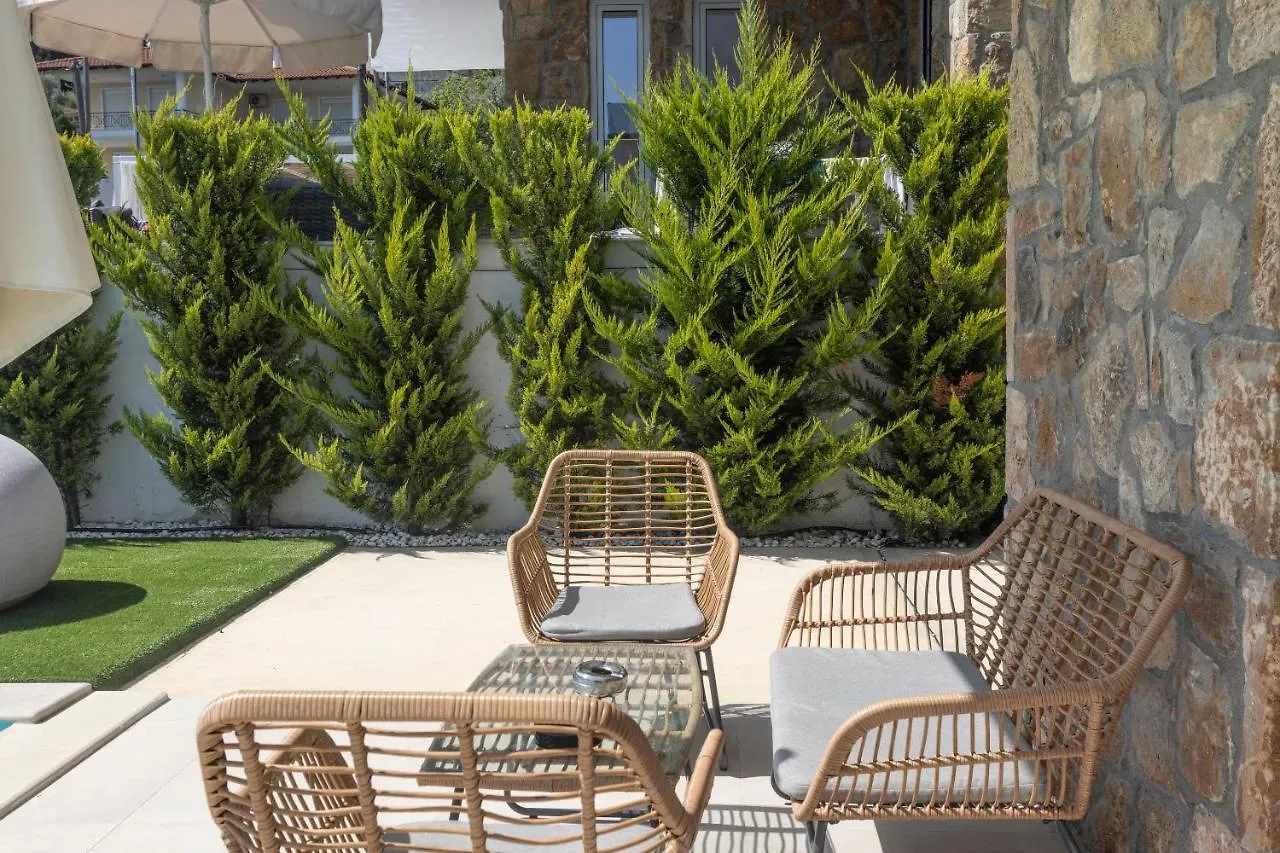 The Miracle Villa بيفكوهوري اليونان